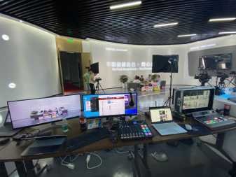 百色光影织梦者：解码专业会议视频直播团队的幕后艺术