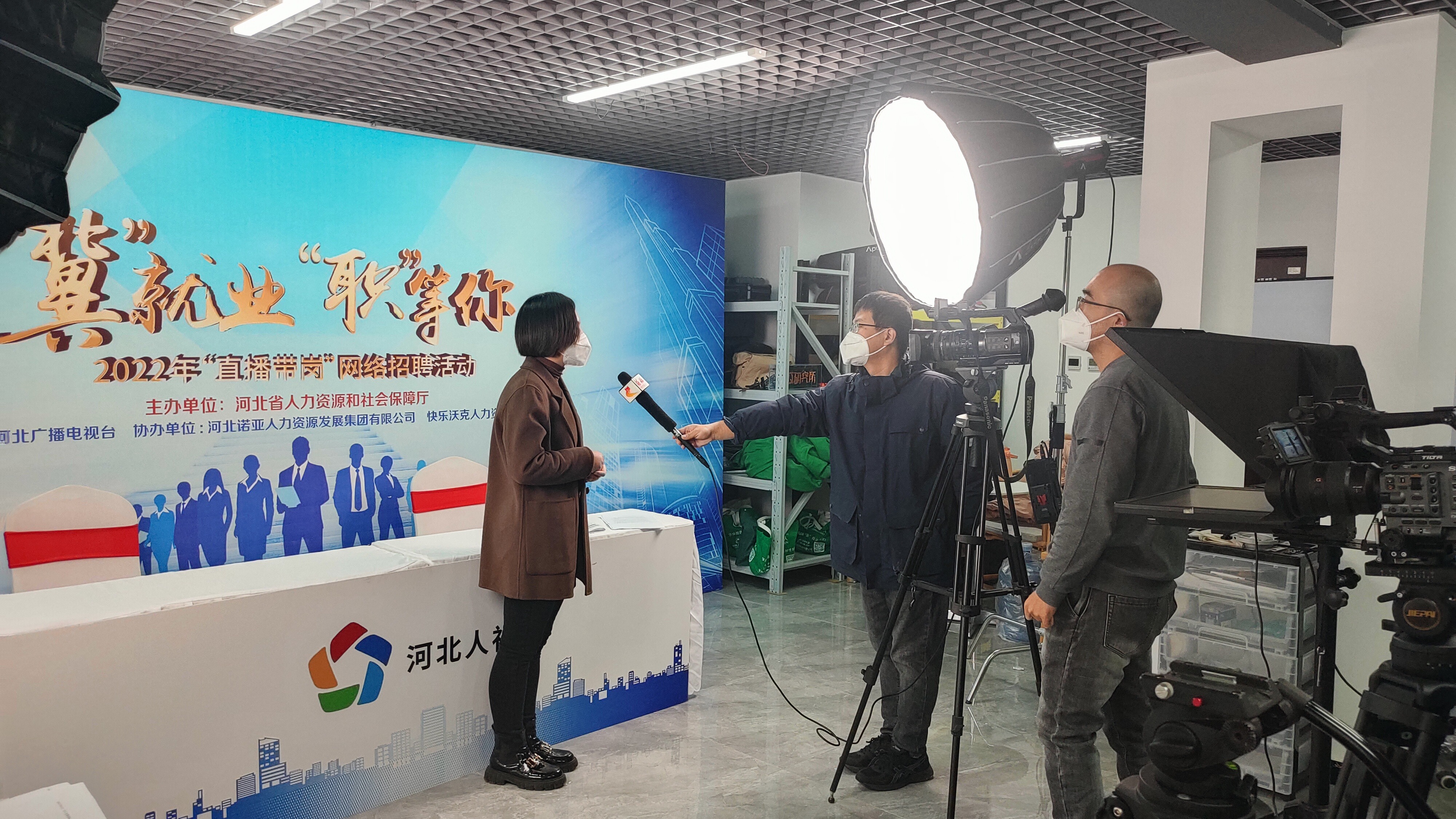 活动直播运镜，固定机位和运动镜头我们怎么取舍-摄行直播
