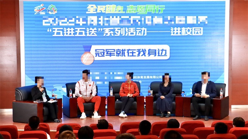 医学直播音频链路怎么搭：术野领夹麦、麻醉机噪声和主任画外音