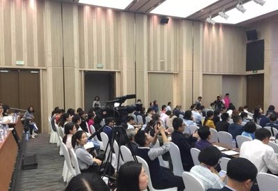 会议直播团队建设与管理：从人才选拔到持续培训的完整体系